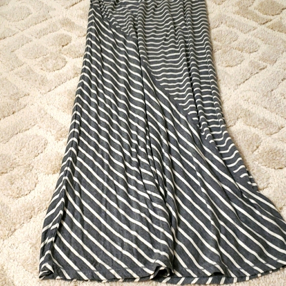 Women's Maxi Skirt - Picture 2 of 3